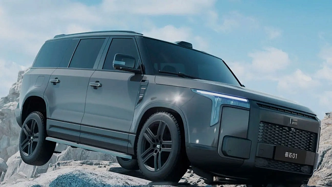 В Россию импортировали кроссоверы Rox Stone 01 с внешностью Land Rover