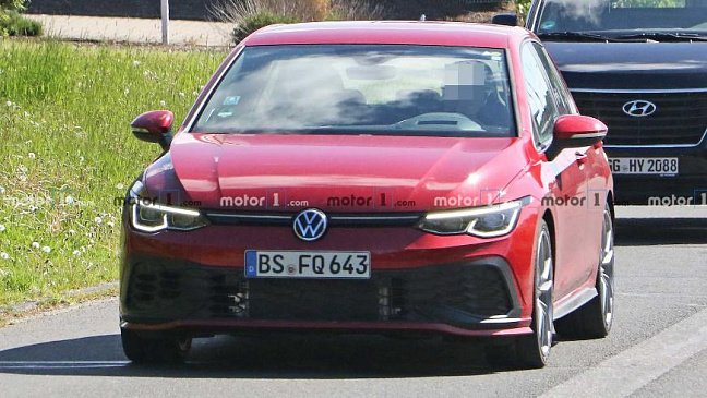 На тестах вновь замечен прототип гоночного VW Golf GTI TCR Mk8
