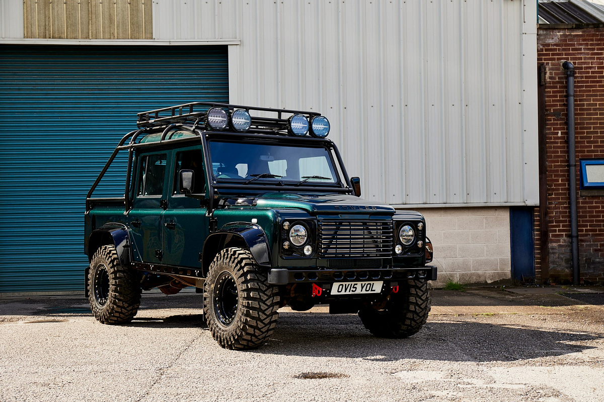 Компания BOWLER представила тюнинг для классического Land Rover Defender