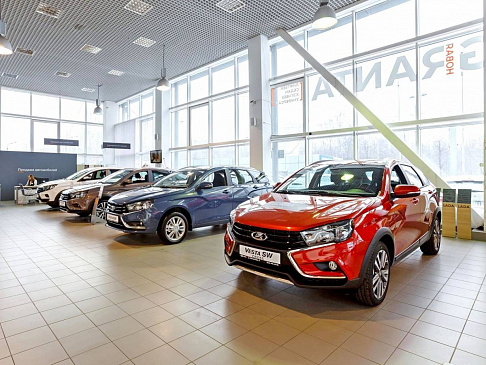 Продажи новых автомобилей LADA в РФ снизились на 81% в июне 2022 года