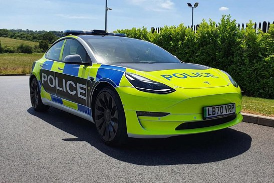 Британская полиция получила несколько Tesla Model 3 