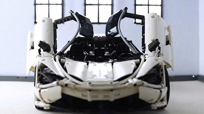 Сотрудник Lego Technic собрал конструктор McLaren 720S и на это ушло два года