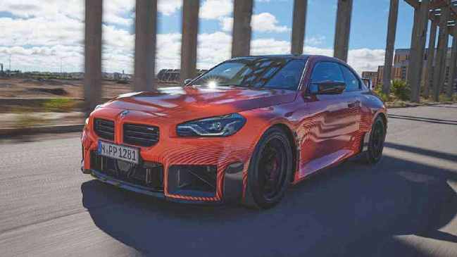 Компания BMW представит на автосалоне в Германии спорткупе BMW M2 в обвесе M Performance