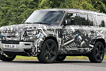 Марка Land Rover вывела на тесты удлиненную версию внедорожника Defender нового поколения
