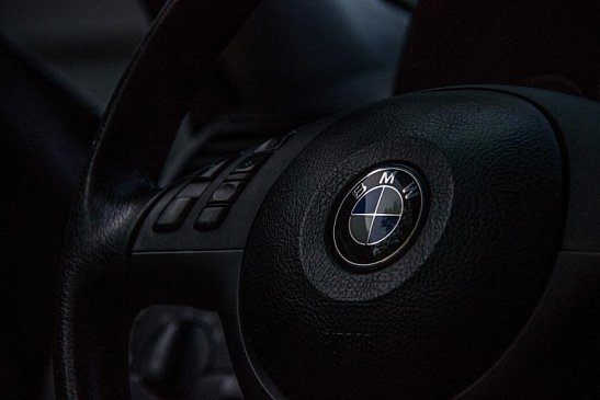 BMW лидирует в премиум-сегменте авторынка России 