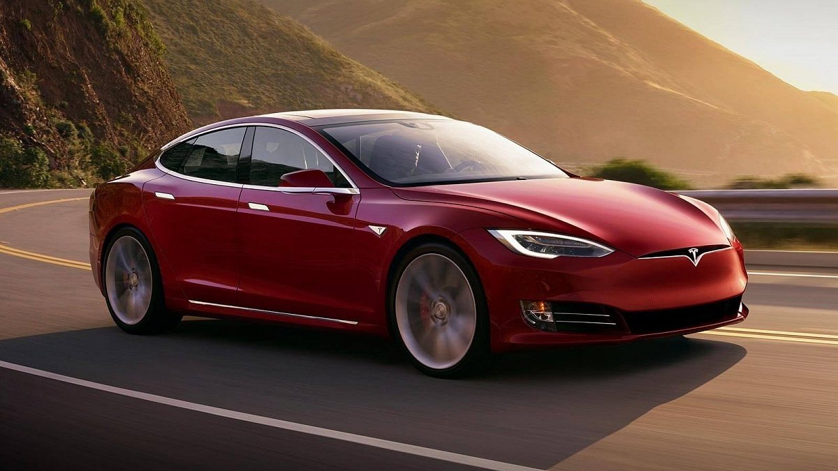 Tesla может потерять господство на рынке электрокаров в КНР