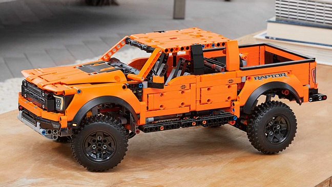 Пикап Ford F-150 Lego Technic Kit состоит из 1379 деталей нового набора Lego