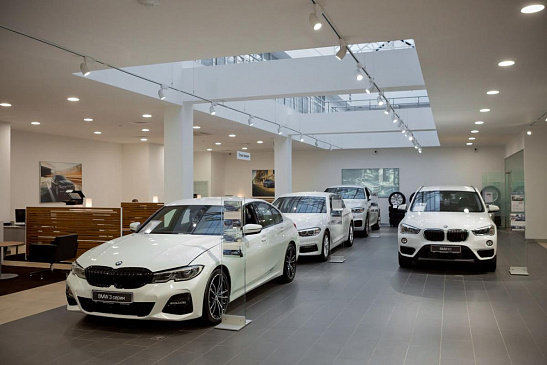 Компания BMW возглавила ТОП-10 самых популярных премиальных брендов у россиян в 2022 году