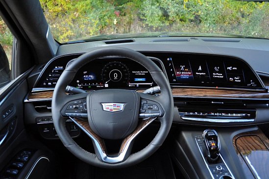 Познакомьтесь с высокотехнологичным OLED-дисплеем Cadillac Escalade 2021 