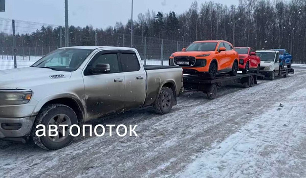В Санкт-Петербурге сфотографировали загадочные кроссоверы Lepas