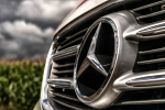 Mercedes-Benz отправляет на ремонт по одному авто X-Class и V-Class