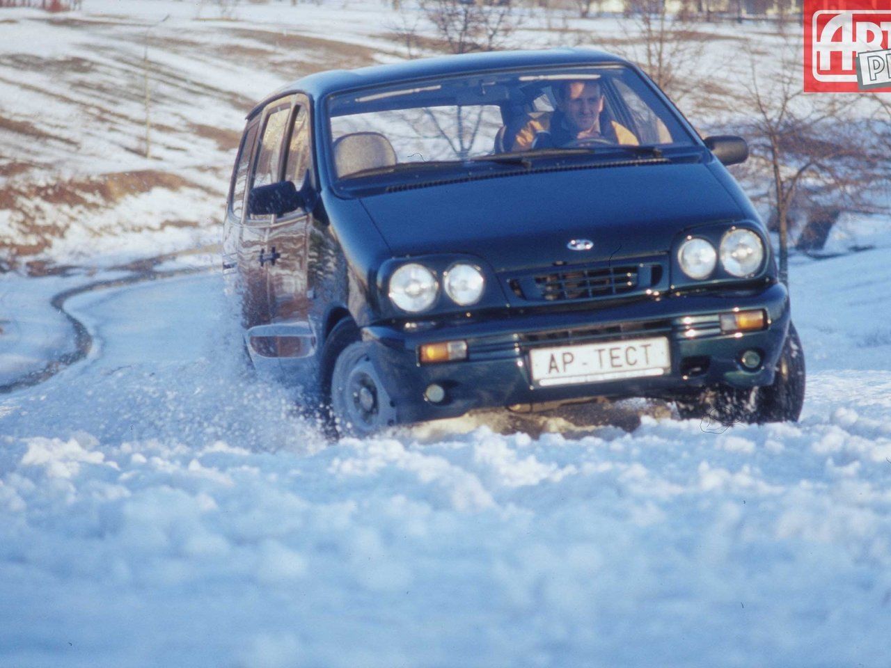 LADA (ВАЗ) 2120 Надежда I 1999 – 2002 Компактвэн: кузов, класс, тип и объём  двигателя, коробка передач, разгон, фото - CarsWeek.ru