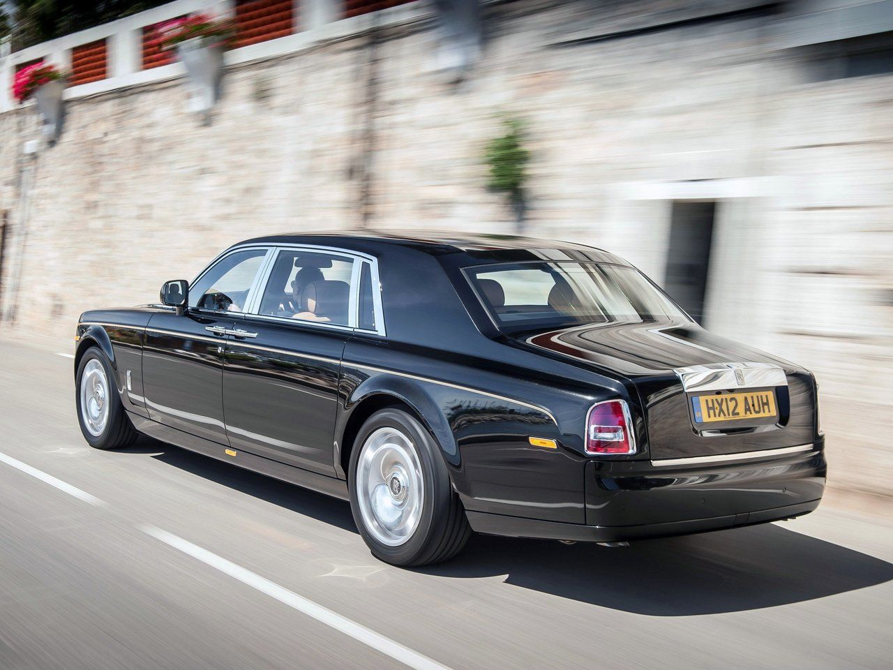 Rolls Royce Phantom длиннобазный