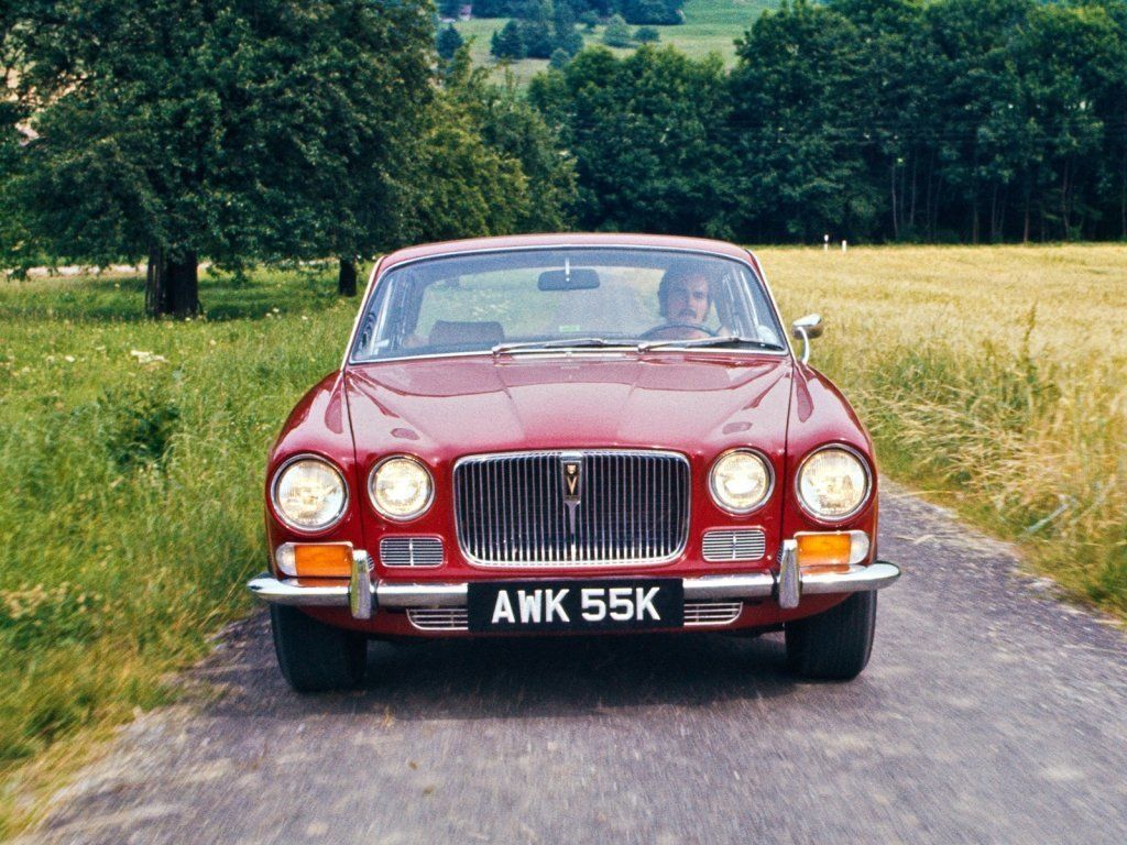 Ретро автомобиль Jaguar xj6