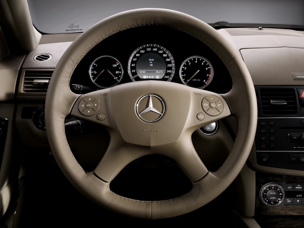 Руль Mercedes-Benz c-class w204 2008