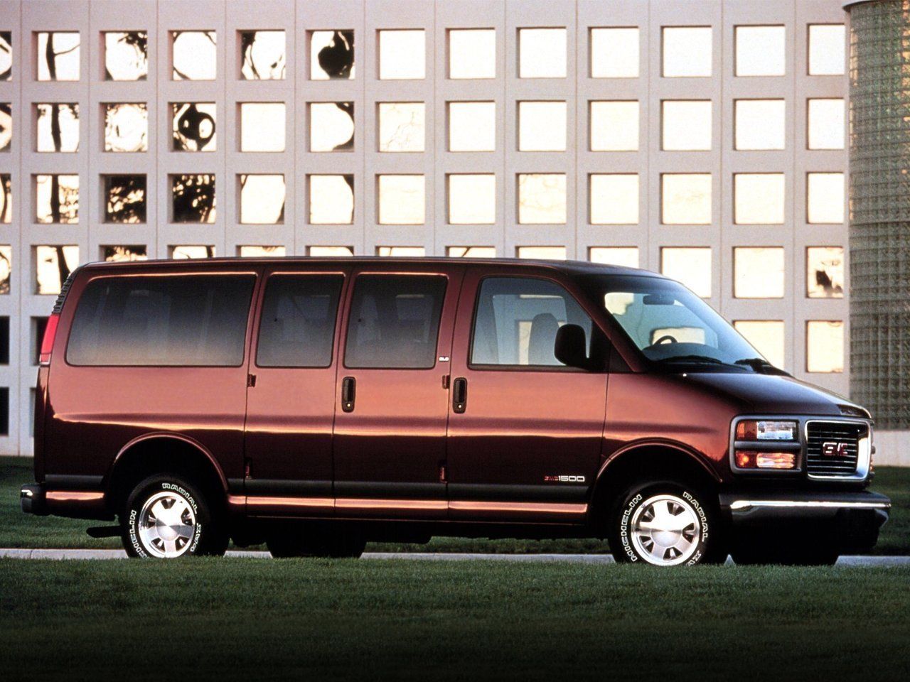 Gmc savana фото