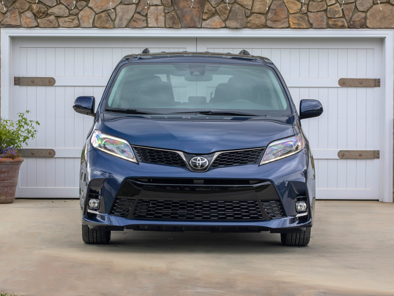 РњРёРЅРёРІСЌРЅ Toyota Sienna 2019