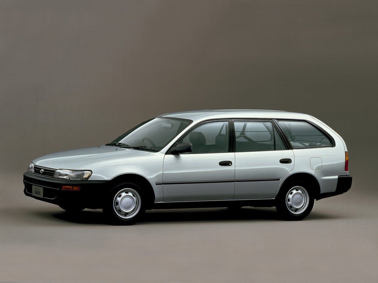 Toyota Corolla VII (E100) 1991 – 2000 Универсал 5 дв.: кузов, класс, тип и  объём двигателя, коробка передач, разгон, фото - CarsWeek.ru