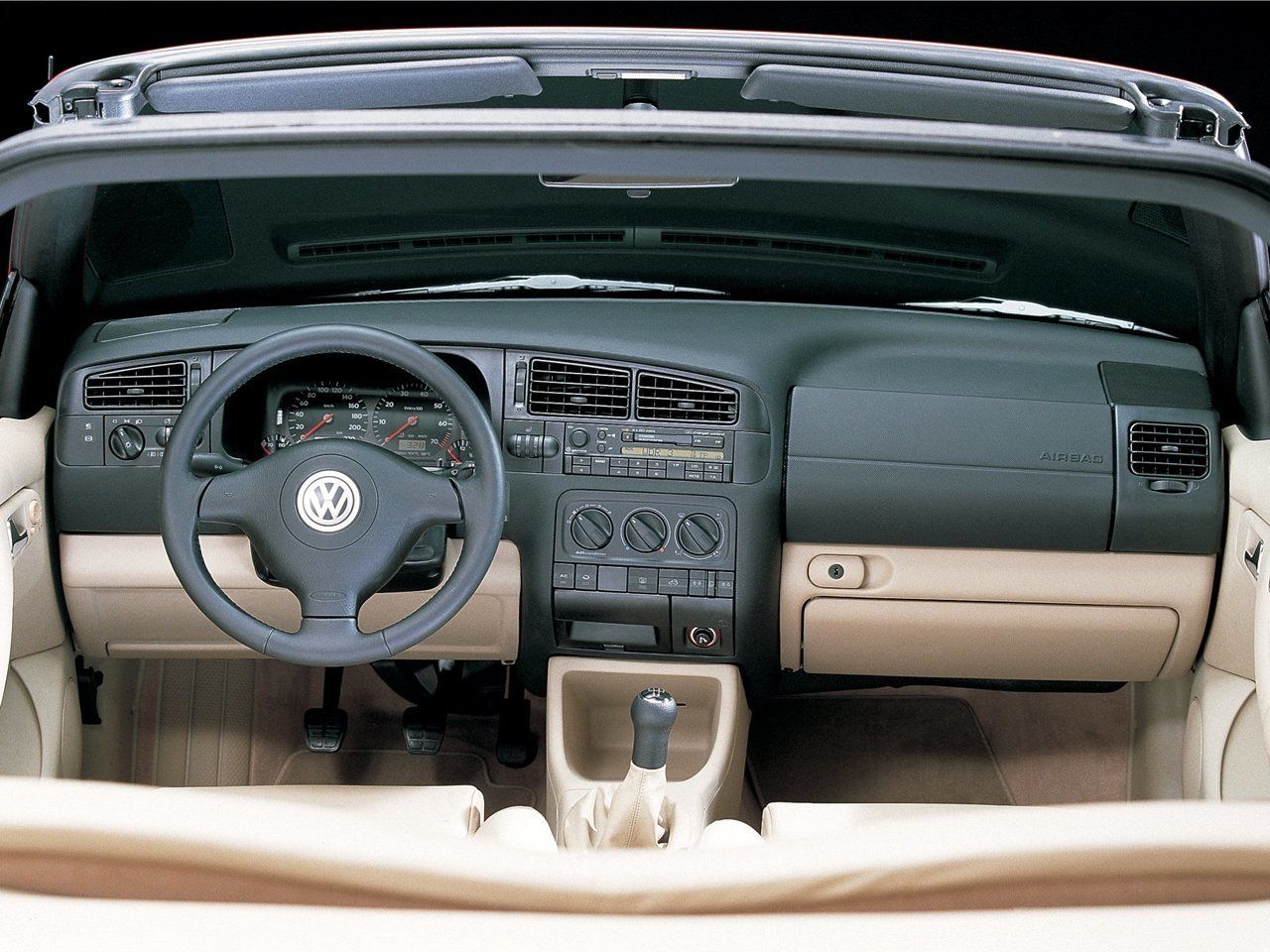 Volkswagen Golf IV 1997 – 2006 Кабриолет: кузов, класс, тип и объём  двигателя, коробка передач, разгон, фото - CarsWeek.ru