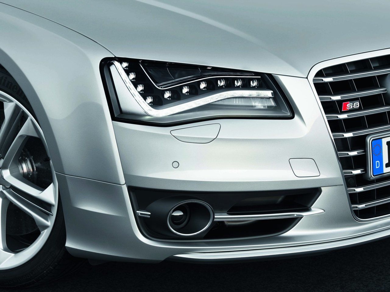 Q 3 d. Дистроник Audi s8 2013. S8 led.