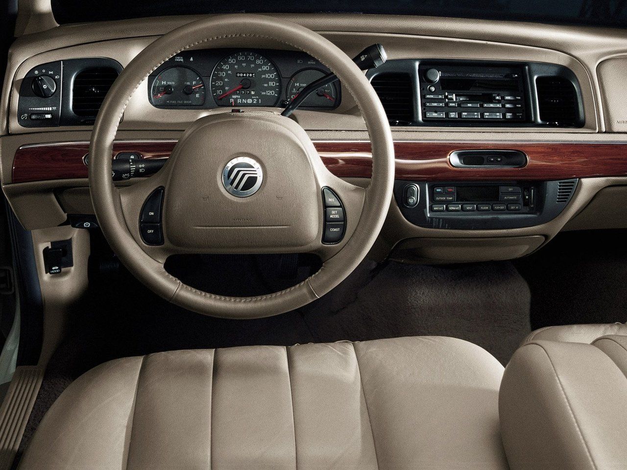 Автомобили Mercury Grand Marquis IV 2002 - 2005 Седан.