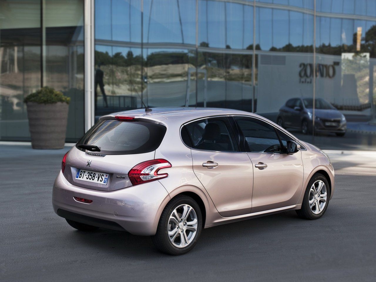 Peugeot 208