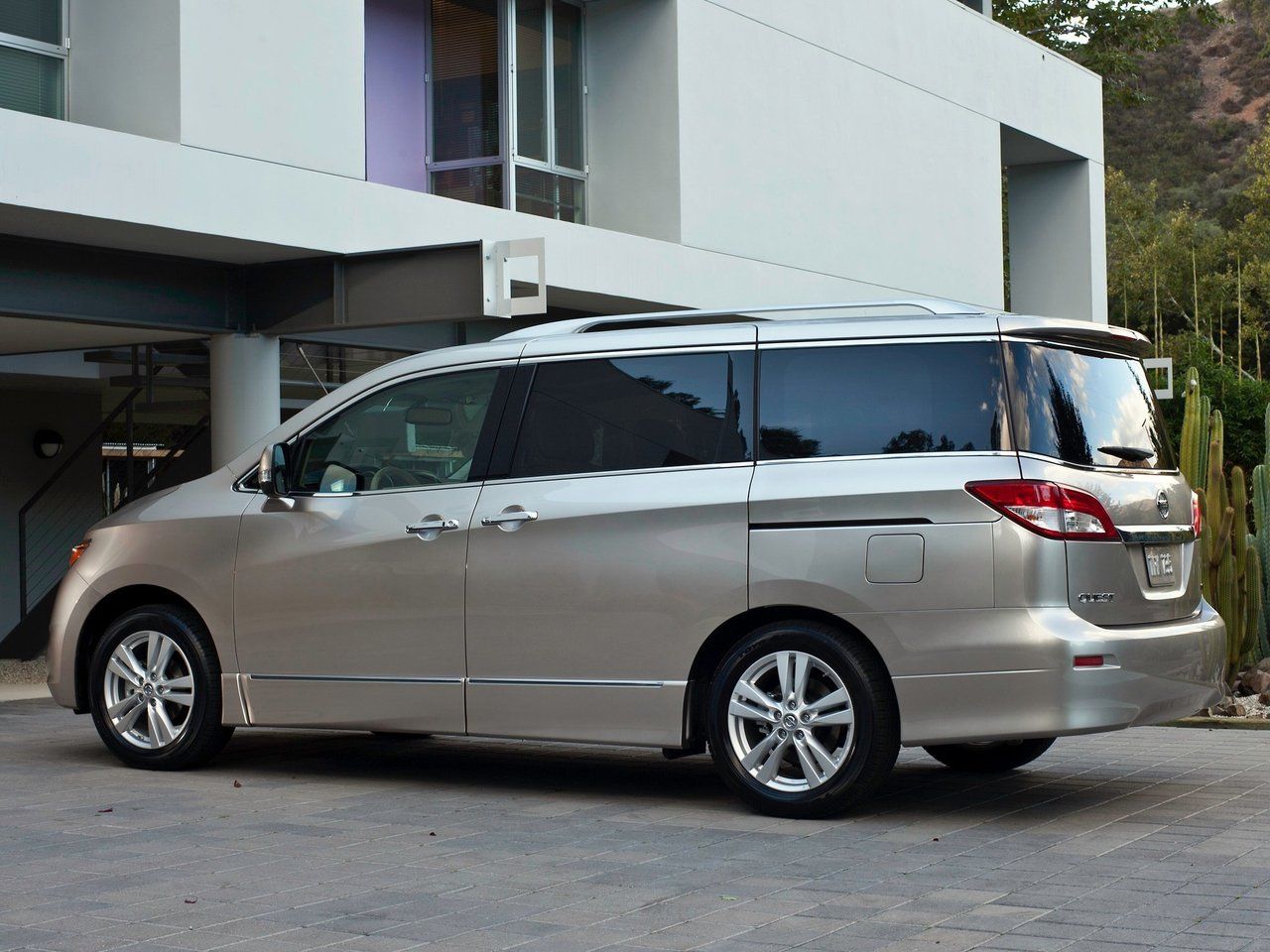 Nissan Quest 2011