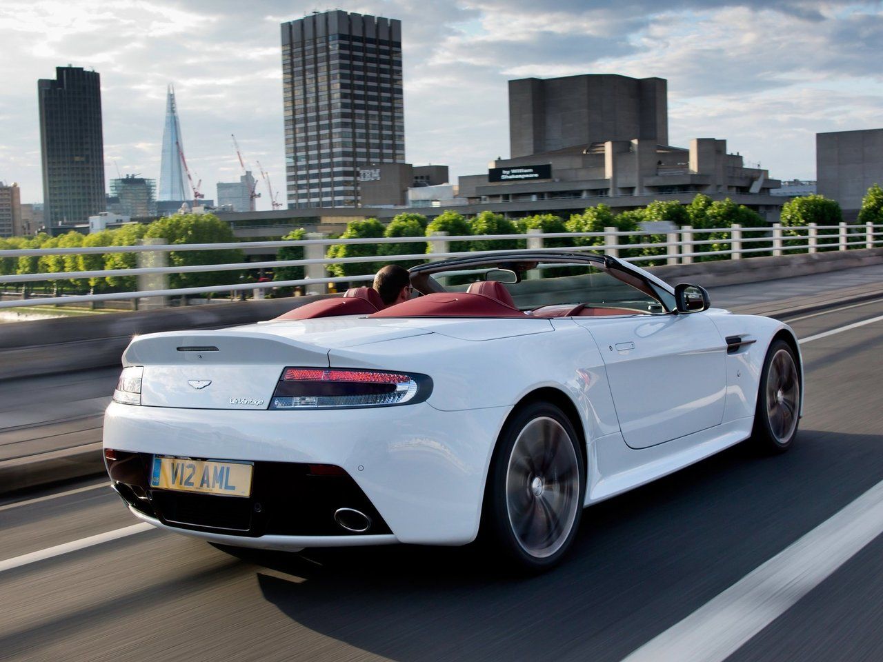 Aston Martin Vantage Roadster White