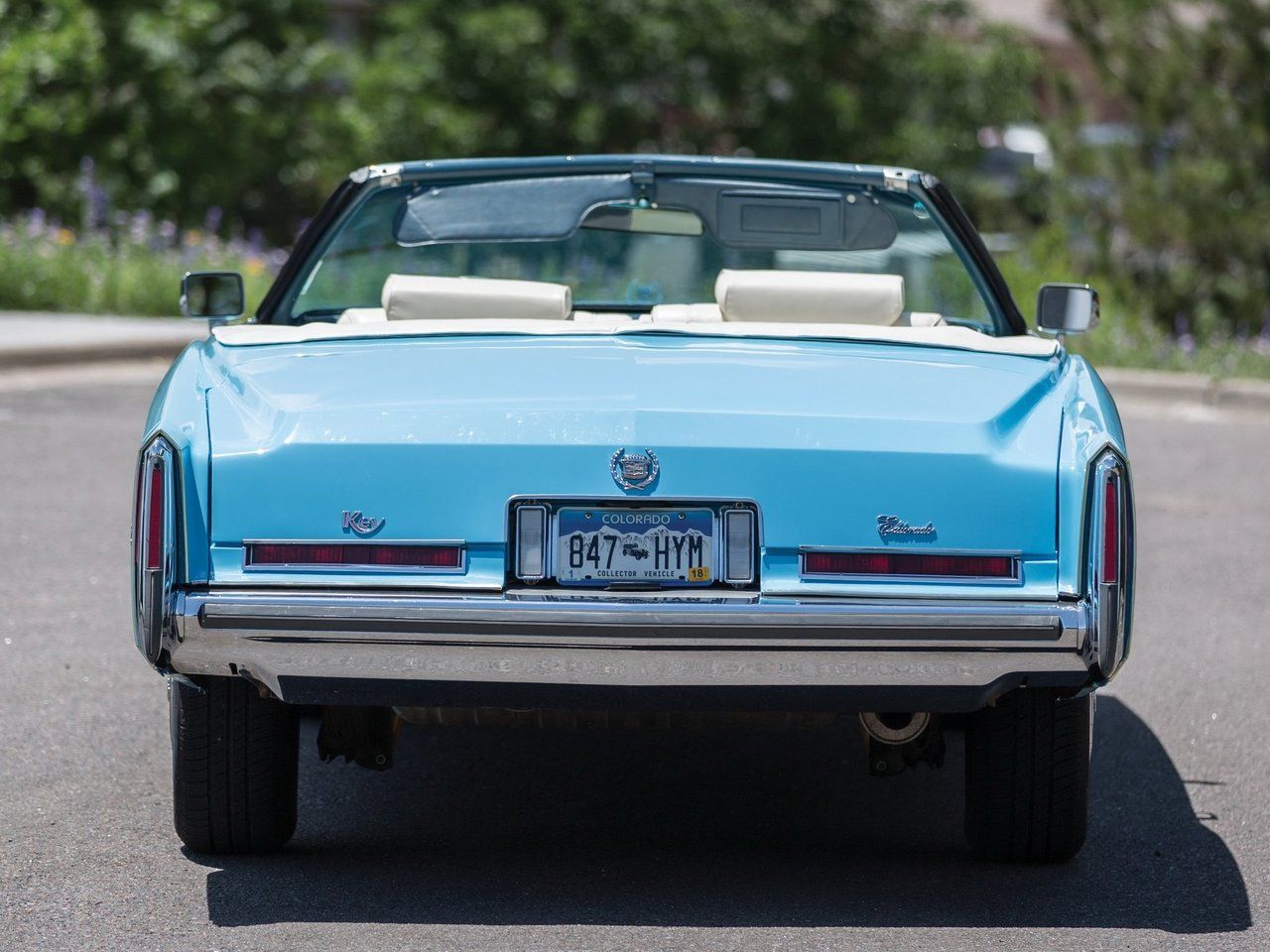 Cadillac 1971 back