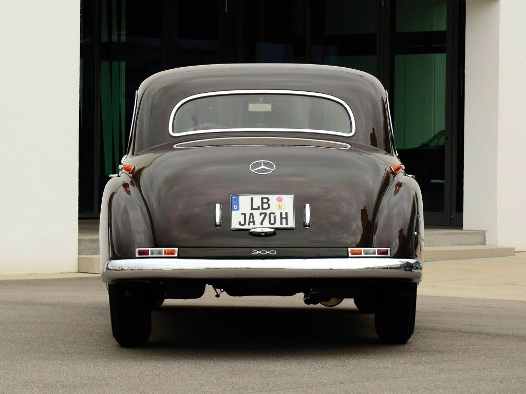 Mercedes benz 1951. Mercedes-Benz 300 Limousine (w186). W186 Mercedes. Mercedes-Benz w186, 1951. Мерседес-Бенц 1952-1957.