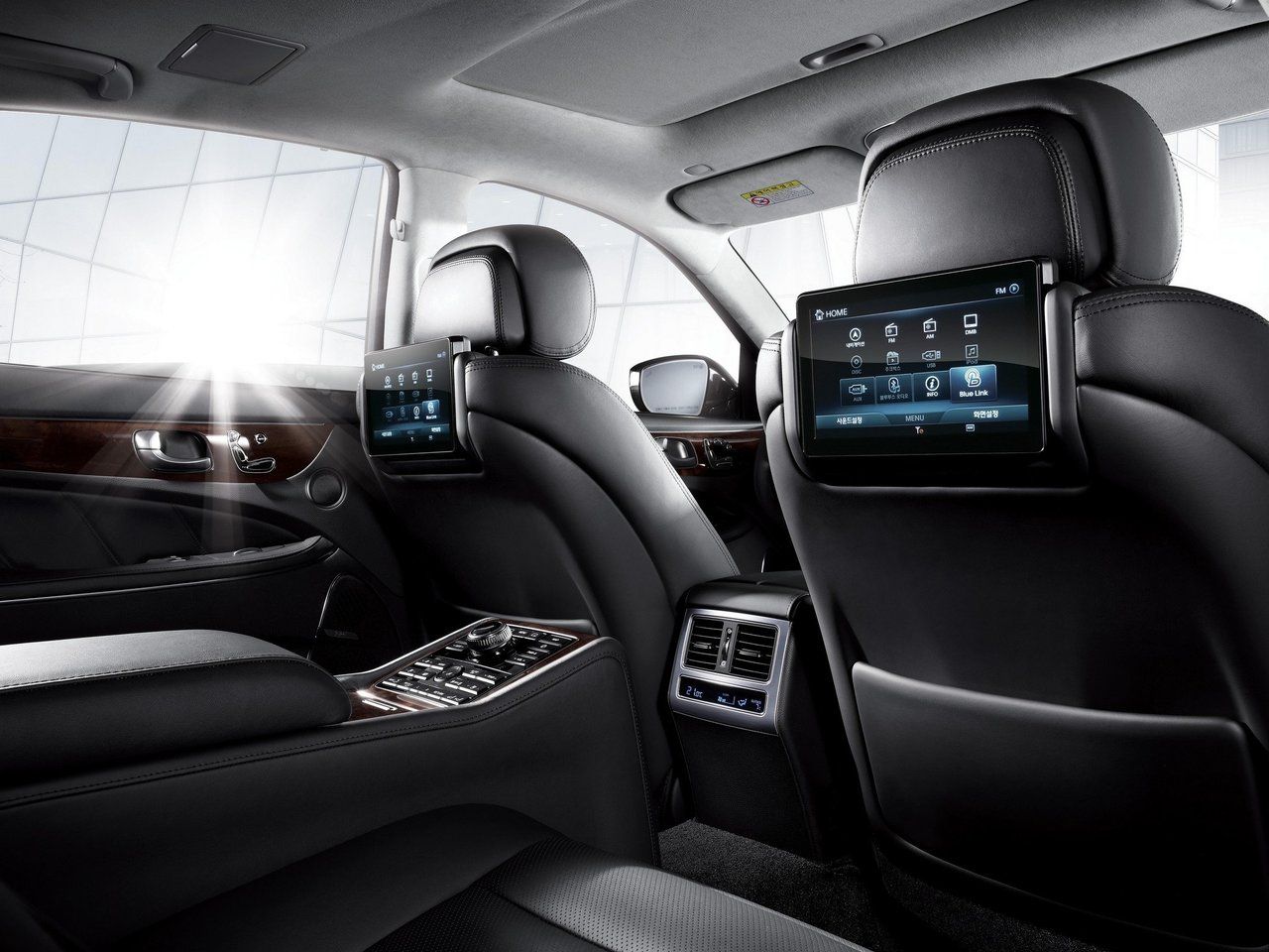 Hyundai Equus 2012 Interior