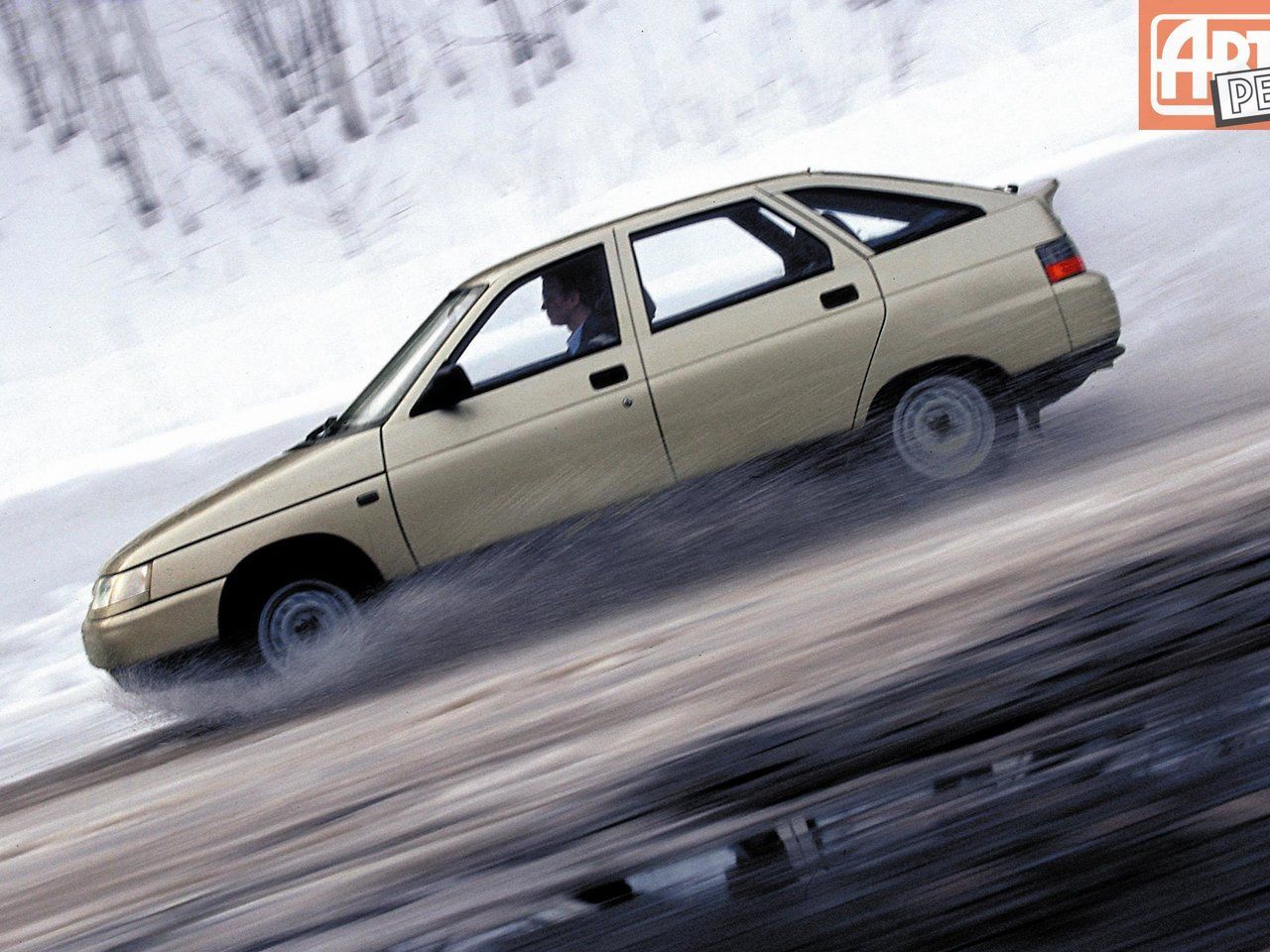 LADA (ВАЗ) 2112 1999 – 2009 Хэтчбек 5 дв.: кузов, класс, тип и объём  двигателя, коробка передач, разгон, фото - CarsWeek.ru