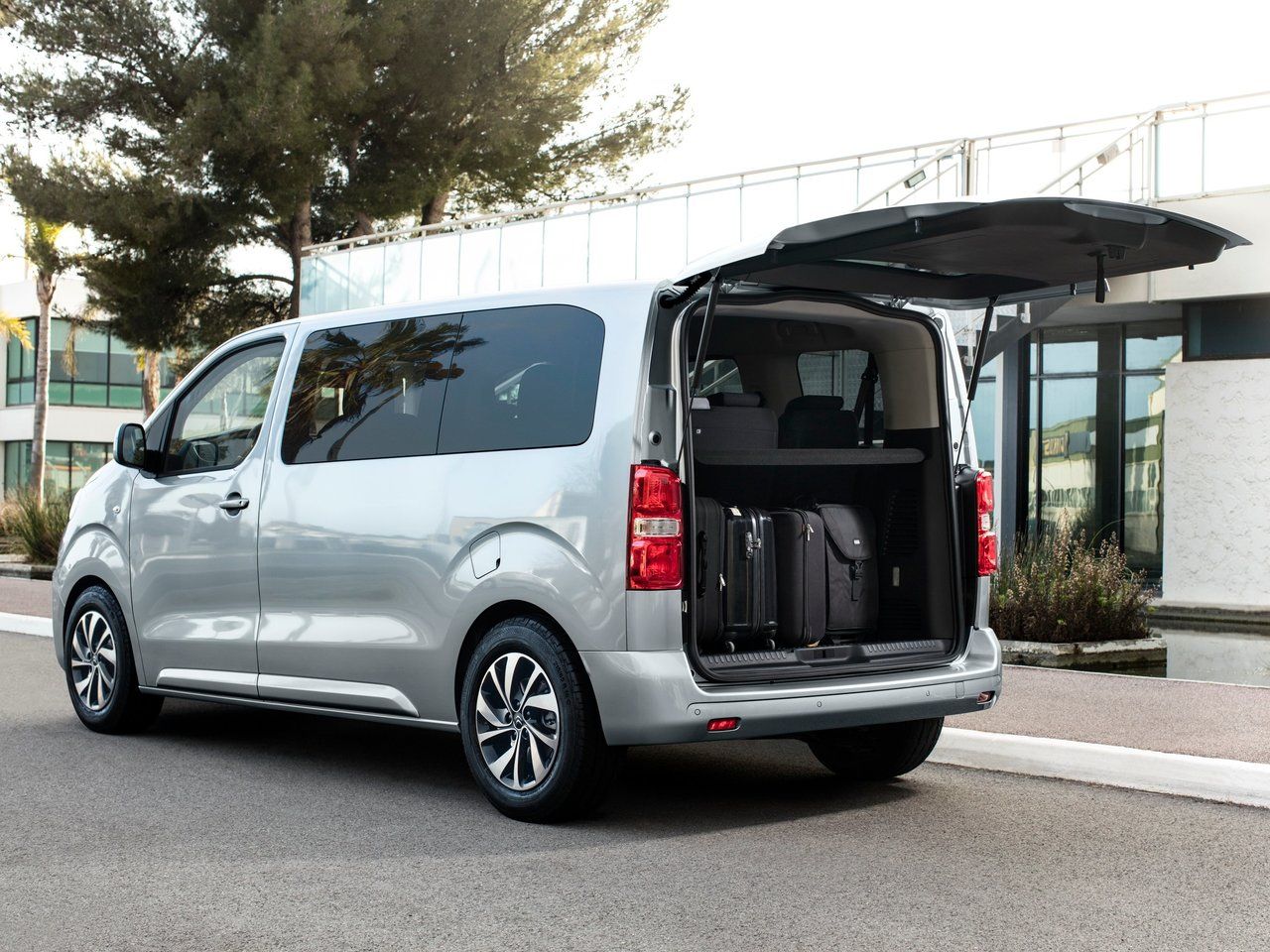 Citroen spacetourer фото