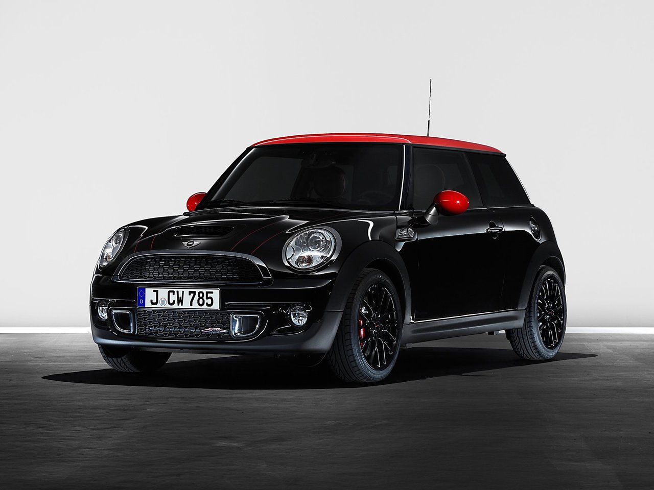 MINI Hatch II Рестайлинг 2010 – 2013 Хэтчбек 3 дв.: кузов, класс, тип и  объём двигателя, коробка передач, разгон, фото - CarsWeek.ru