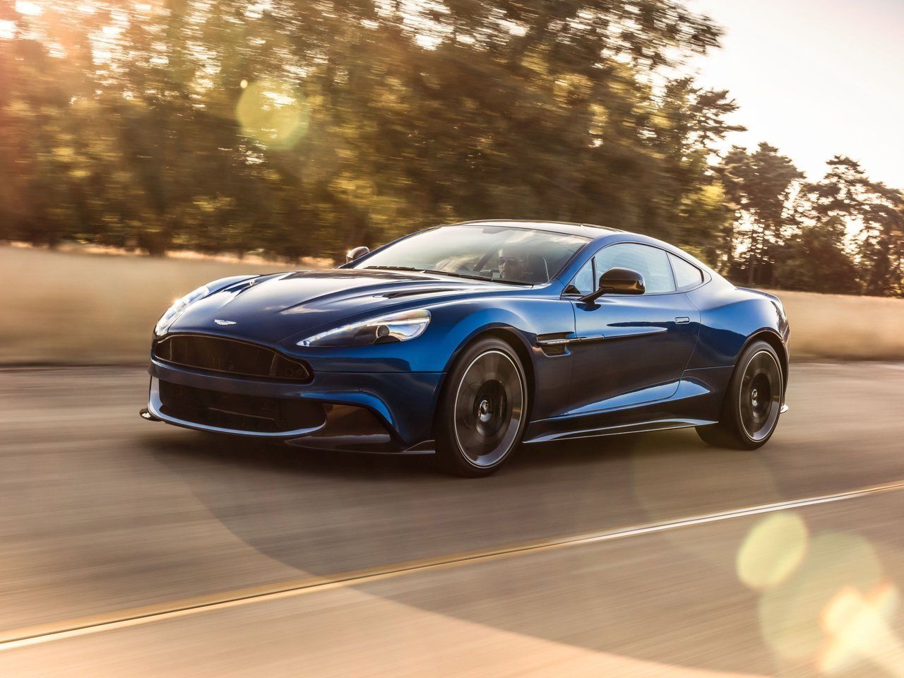 Aston Martin v12 Vanquish