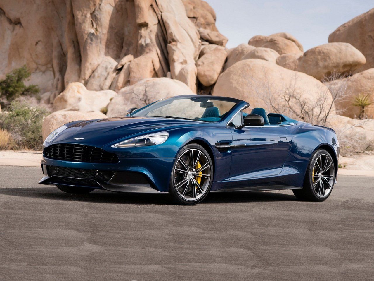 Aston Martin Vanquish 2013