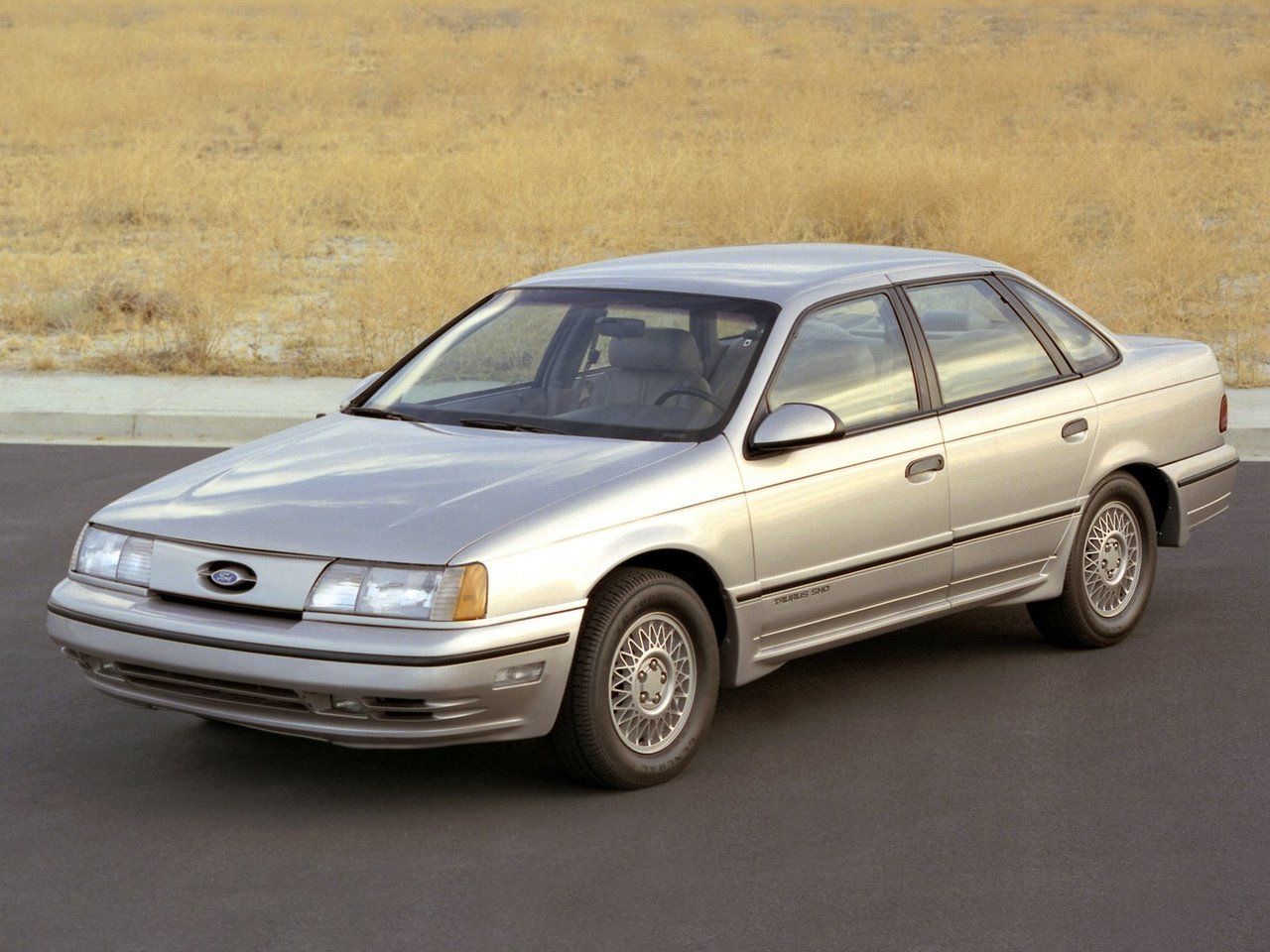 Ford Taurus I 1985 – 1991 Седан: кузов, класс, тип и объём двигателя,  коробка передач, разгон, фото - CarsWeek.ru