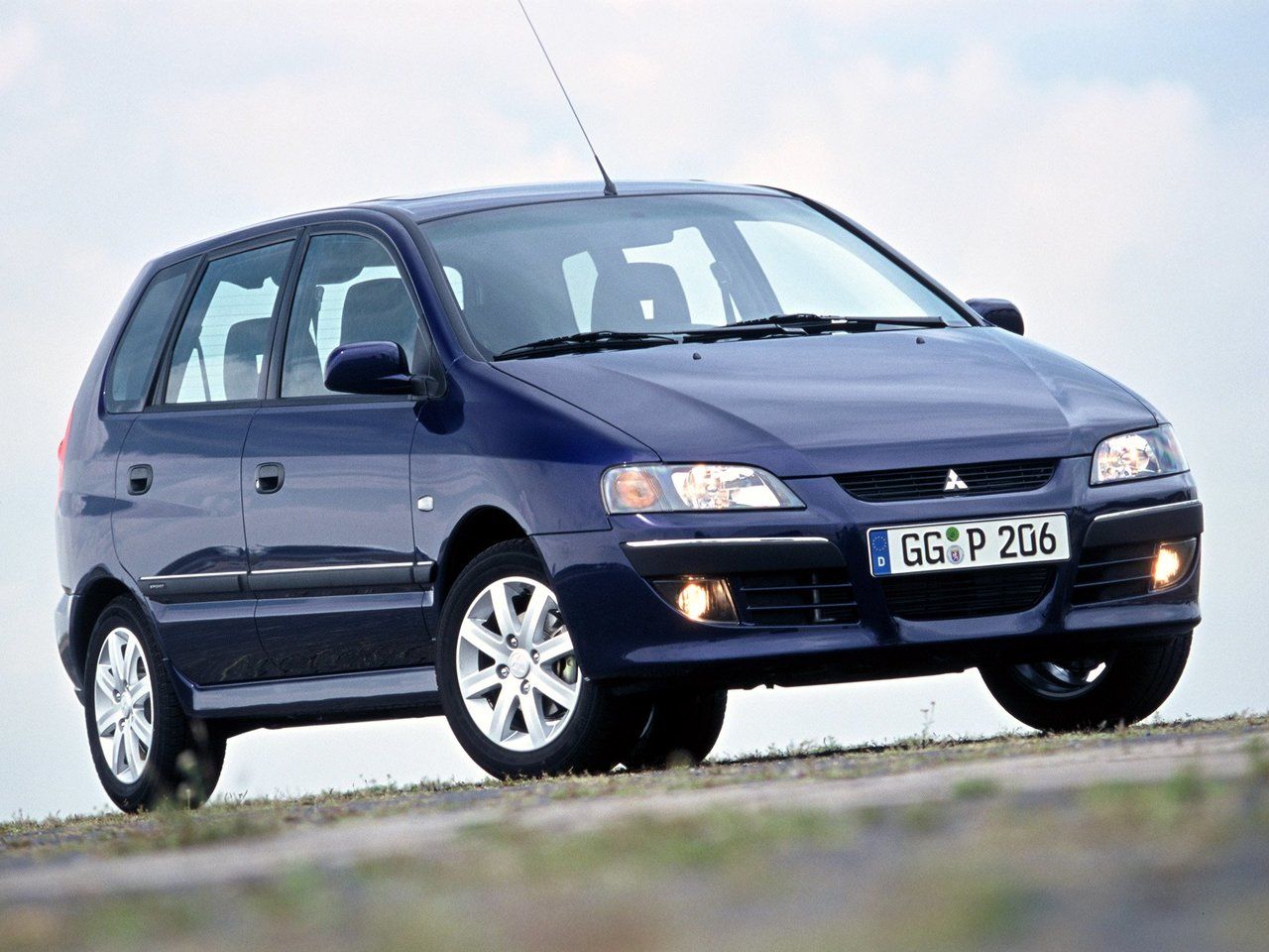 Mitsubishi Space Star I Рестайлинг 2002 – 2005 Компактвэн: кузов, класс,  тип и объём двигателя, коробка передач, разгон, фото - CarsWeek.ru