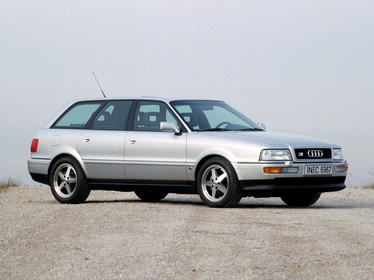 Audi S2 I 1990 – 1995 Универсал 5 дв.: кузов, класс, тип и объём двигателя,  коробка передач, разгон, фото - CarsWeek.ru