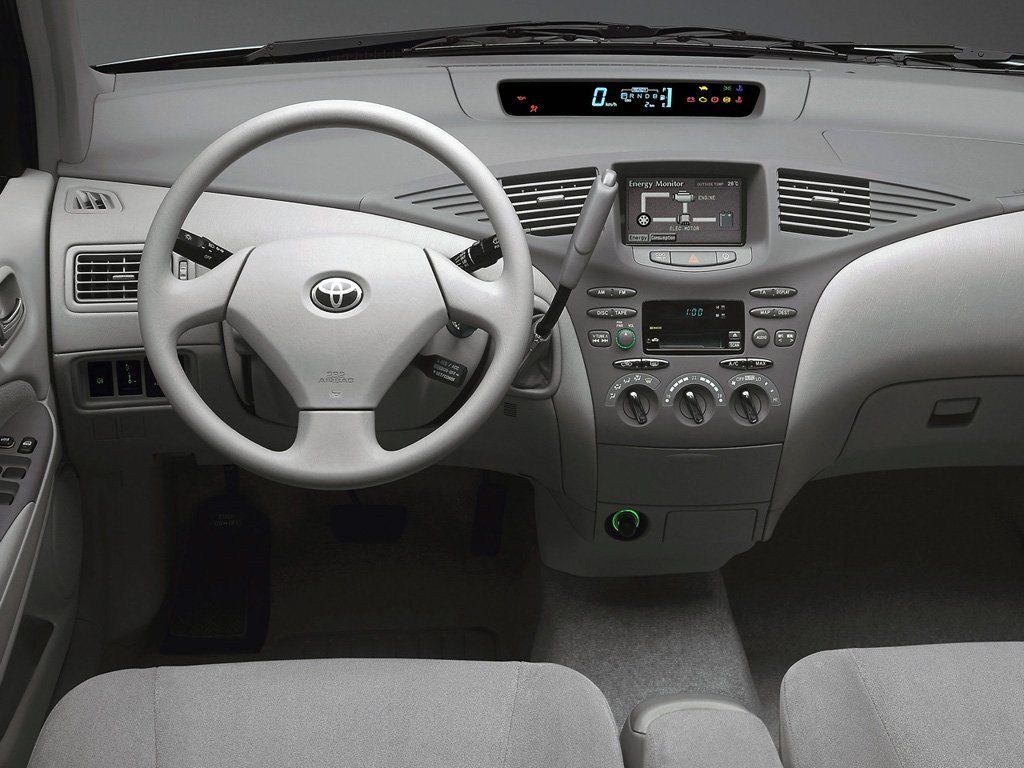 Приус 2000. Тойота Приус 1 поколение салон. Тойота Приус 1997. Toyota Prius 2003 салон. Тойота Приус 10 салон.