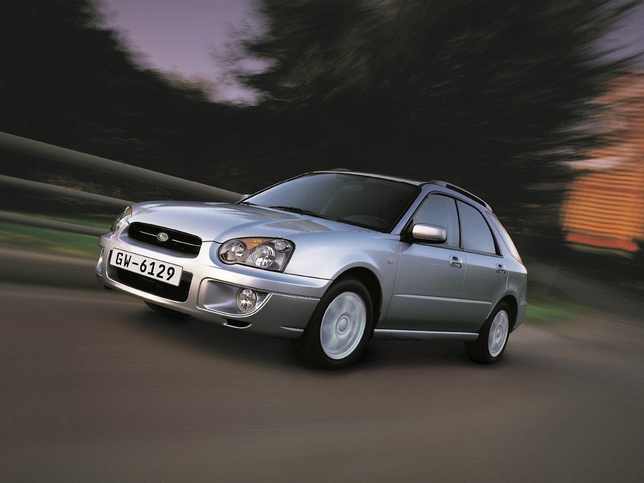 Subaru Impreza II Рестайлинг 1 2002 – 2005 Универсал 5 дв.: кузов, класс,  тип и объём двигателя, коробка передач, разгон, фото - CarsWeek.ru