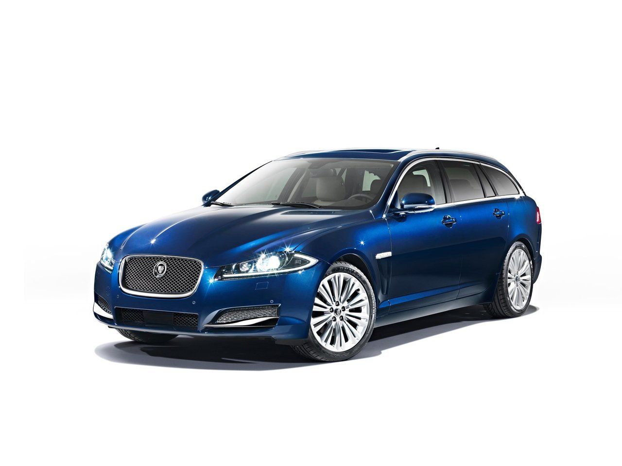 Jaguar XF I Рестайлинг 2011 – 2015 Универсал 5 дв.: кузов, класс, тип и  объём двигателя, коробка передач, разгон, фото - CarsWeek.ru