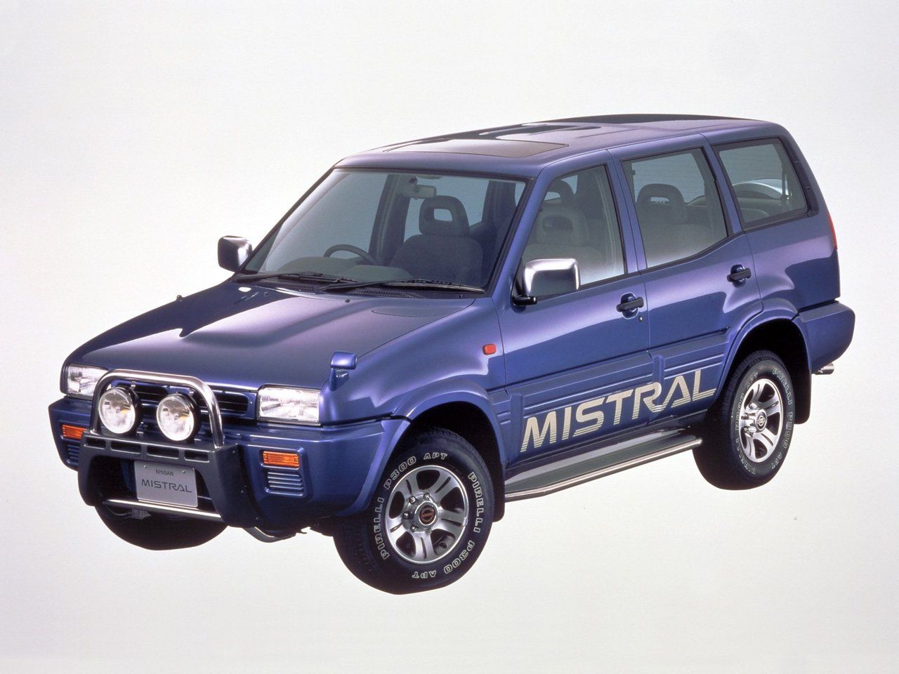 Nissan Mistral 1994 – 1999 Внедорожник 5 дв.: кузов, класс, тип и объём  двигателя, коробка передач, разгон, фото - CarsWeek.ru