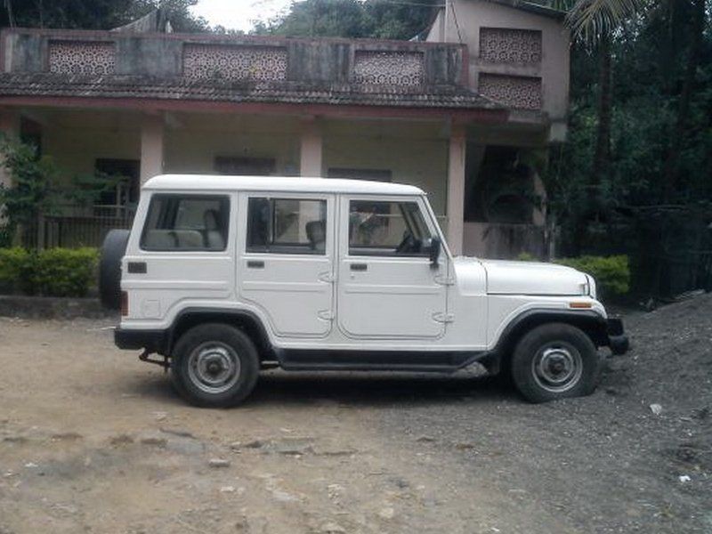 Mahindra 1990