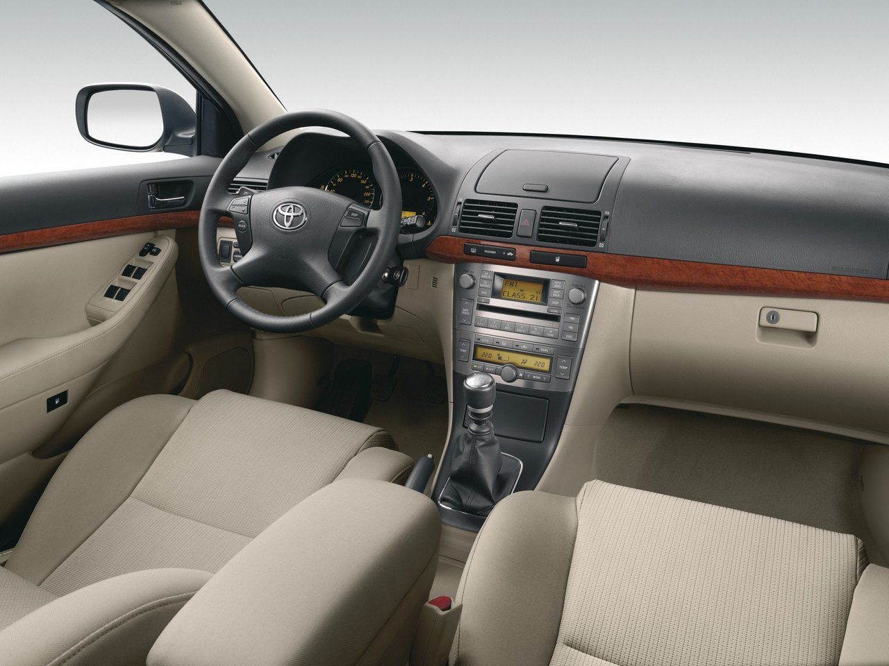 Toyota Avensis 2007 салон