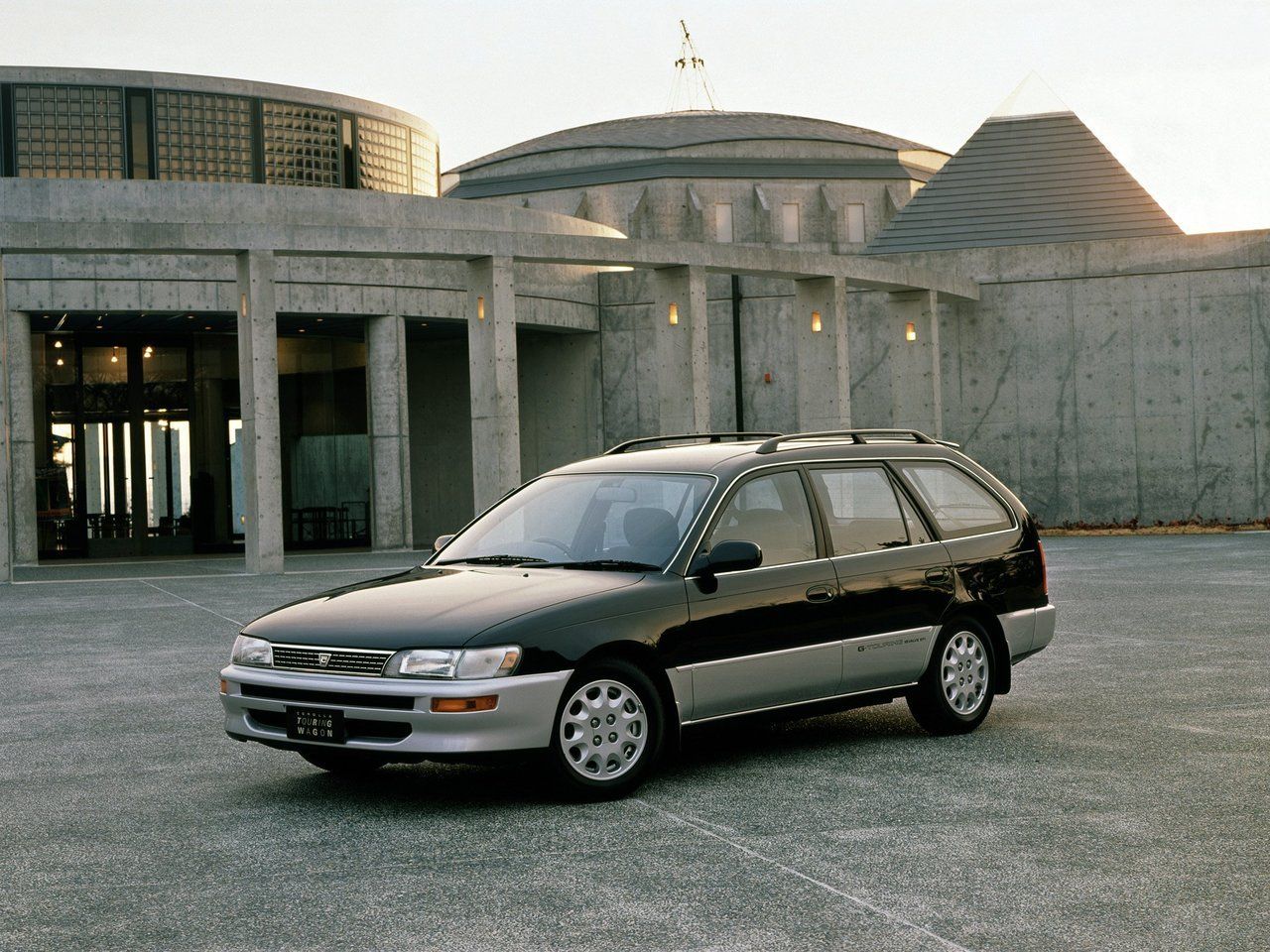 Toyota Corolla VII (E100) 1991 – 2000 Универсал 5 дв.: кузов, класс, тип и  объём двигателя, коробка передач, разгон, фото - CarsWeek.ru