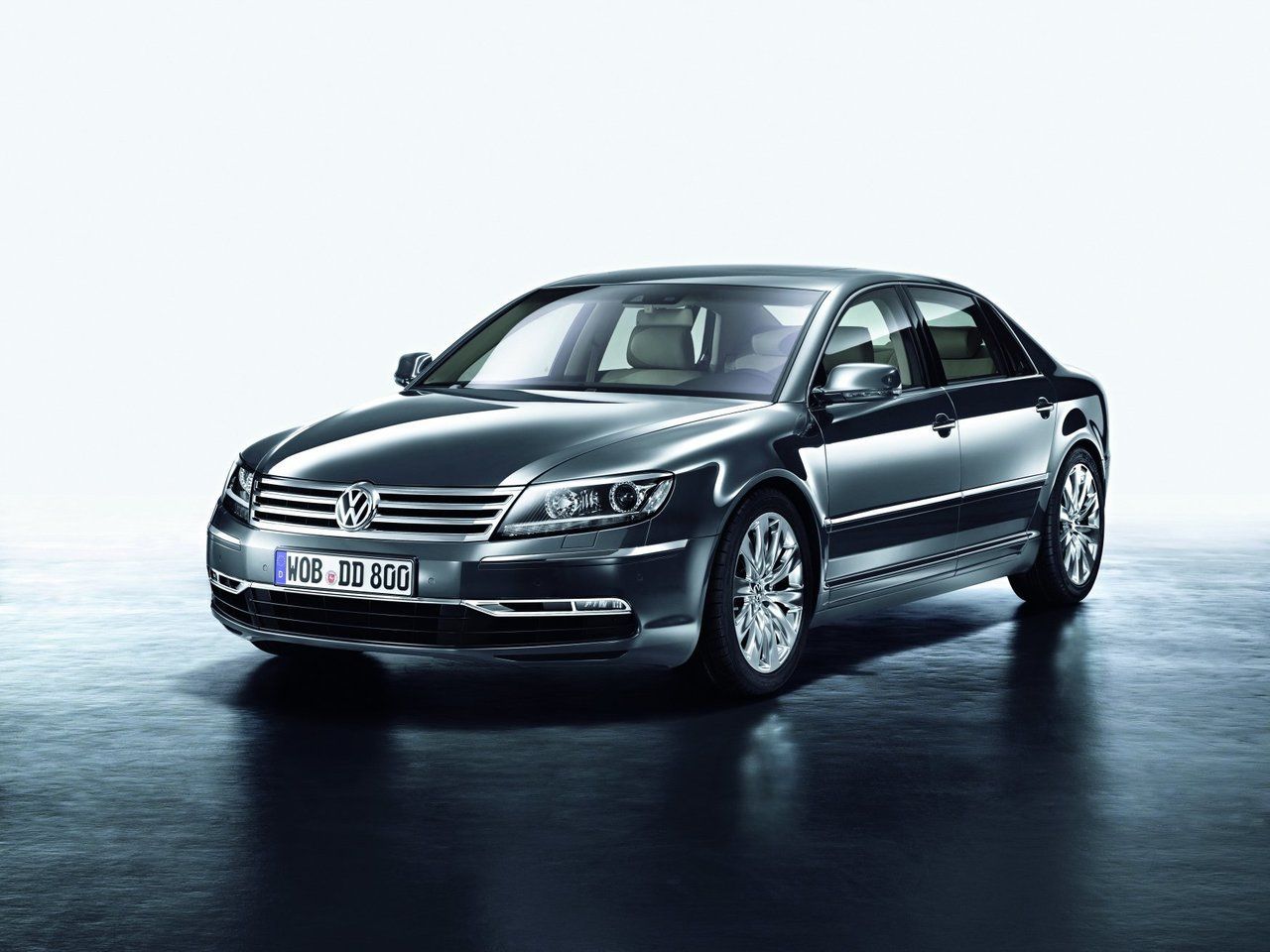 Volkswagen Phaeton I Рестайлинг 2010 – 2016 Седан: кузов, класс, тип и  объём двигателя, коробка передач, разгон, фото - CarsWeek.ru