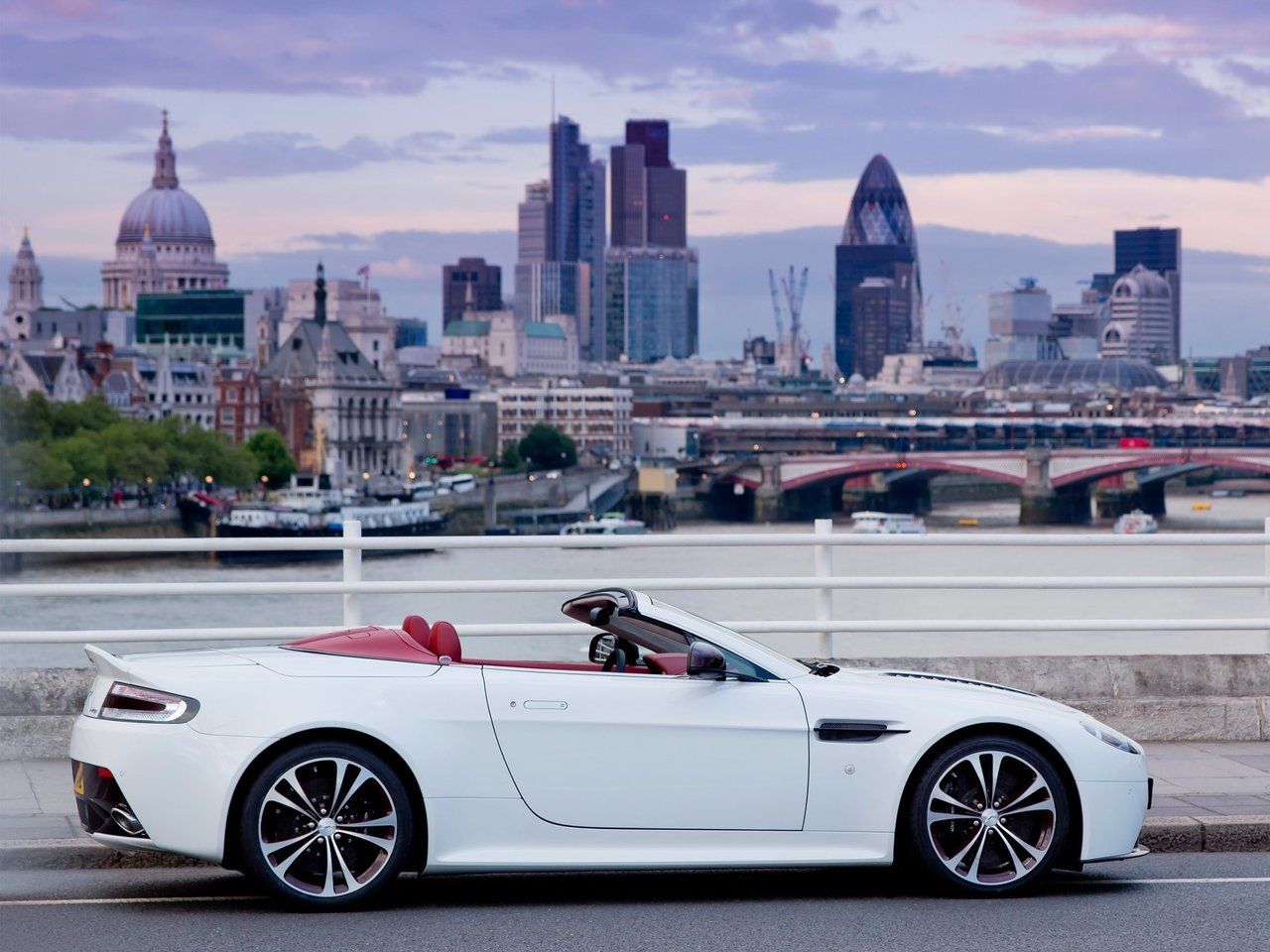 Aston Martin Vantage Roadster White