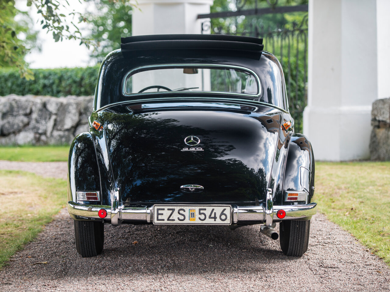 Mercedes-Benz 220 (W187) 1951 – 1955 Купе: кузов, класс, тип и объём  двигателя, коробка передач, разгон, фото - CarsWeek.ru