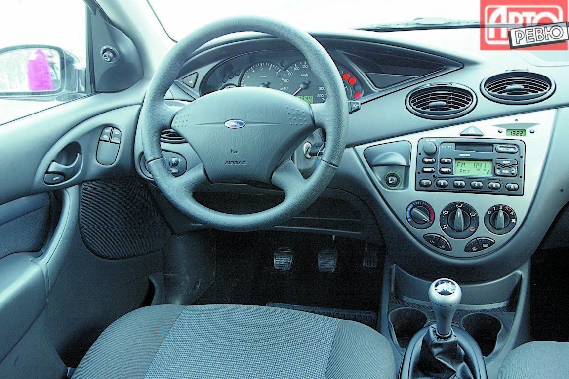 Б у форд фокус 1. Форд фокус 1 седан 2001. Форд фокус 1 седан 2005. Ford Focus 2001-2005. Форд фокус 1 седан салон.